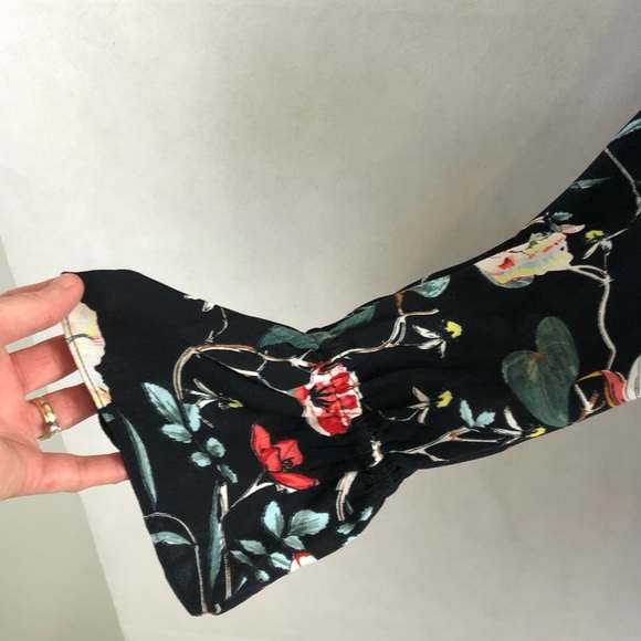 Vila Clothing Bird floral Ruffle Printed Top - Picture 5 of 8